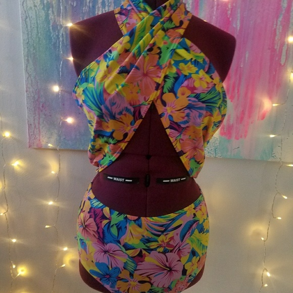 Bikini - Picture 2 of 2